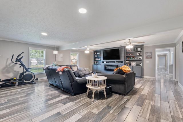 7 River Oaks Boulevard, Searcy, AR 72143