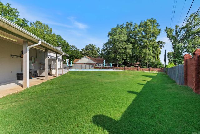 7 River Oaks Boulevard, Searcy, AR 72143