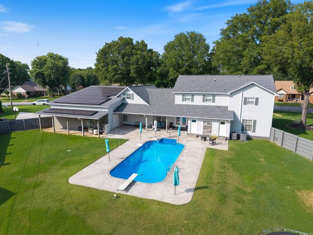 7 River Oaks Boulevard, Searcy, AR 72143