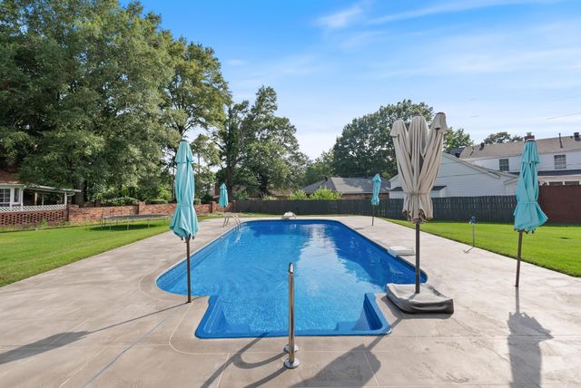 7 River Oaks Boulevard, Searcy, AR 72143