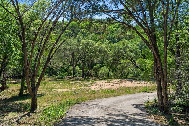 1 Shadybrook CV, Austin, TX 78746