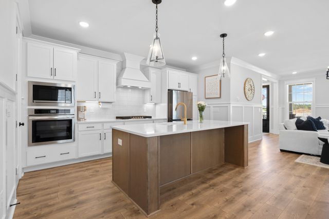 1043 Braidwood Ln, Franklin, TN 37064