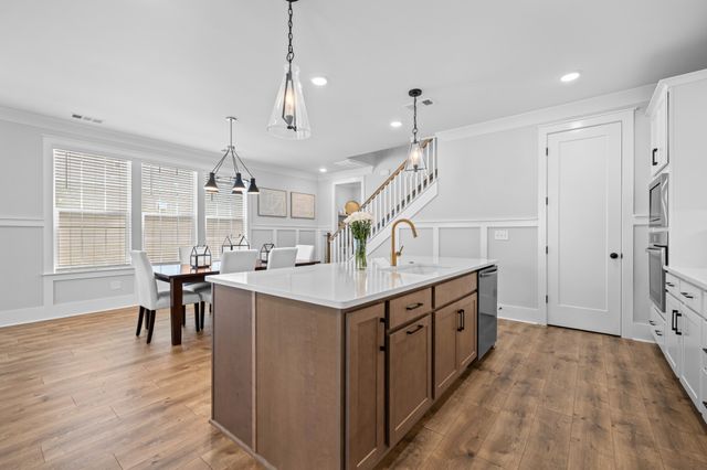 1043 Braidwood Ln, Franklin, TN 37064