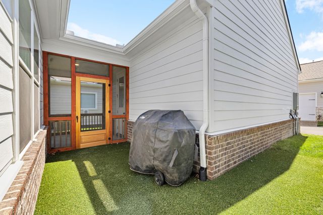 1043 Braidwood Ln, Franklin, TN 37064