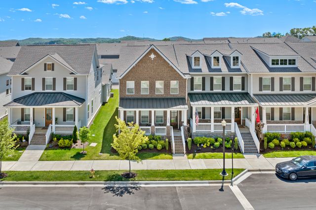 1043 Braidwood Ln, Franklin, TN 37064