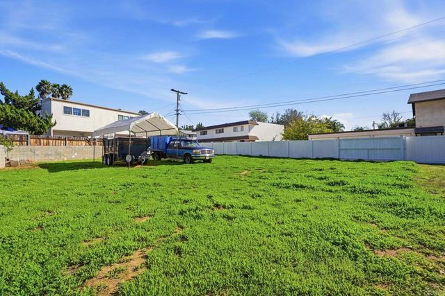 1400 S Juniper Street, Escondido, CA 92025