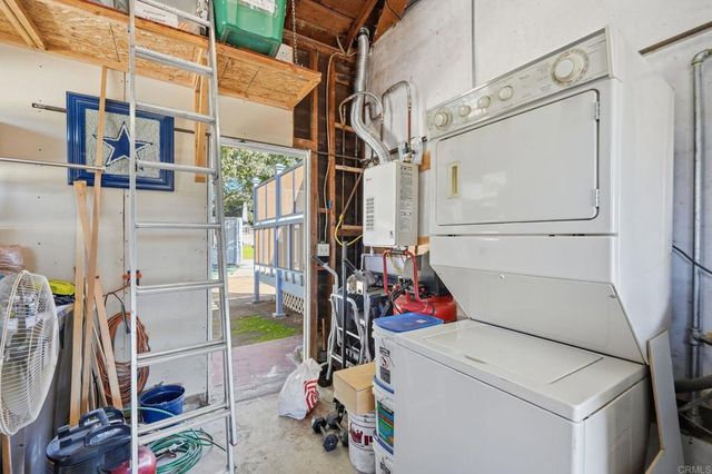 1400 S Juniper Street, Escondido, CA 92025