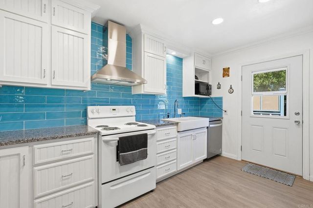 1400 S Juniper Street, Escondido, CA 92025