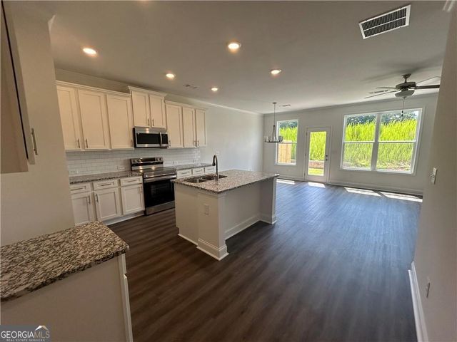 3853 Billabong Trail 113, Gainesville, GA 30506