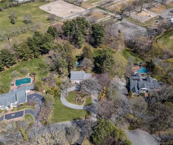 18 Quaker Ridge Drive, Brookville, NY 11545
