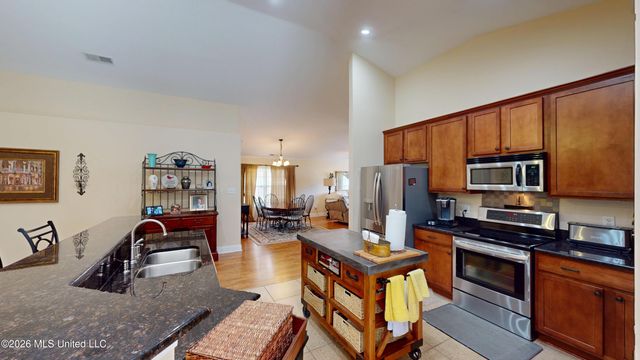 2861 S Hartland, Southaven, MS 38672