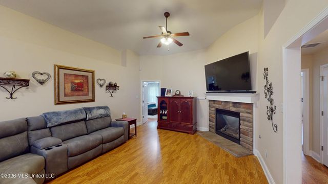 2861 S Hartland, Southaven, MS 38672