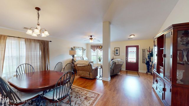 2861 S Hartland, Southaven, MS 38672