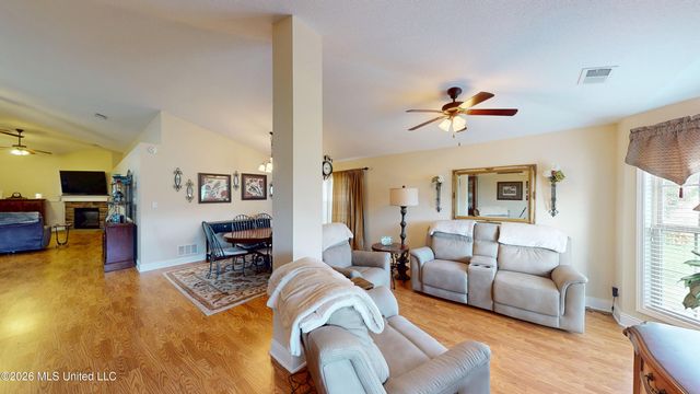 2861 S Hartland, Southaven, MS 38672