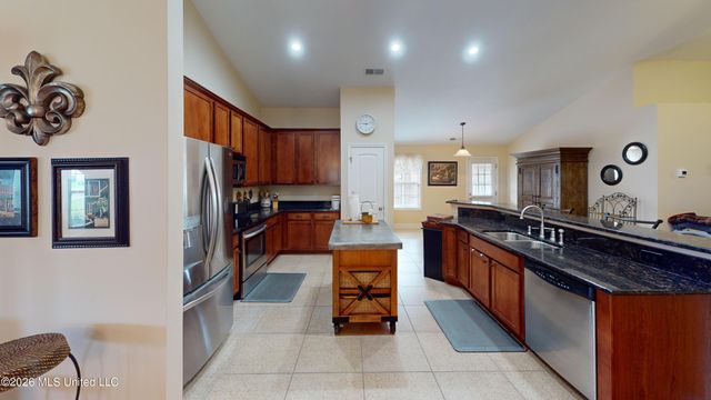 2861 S Hartland, Southaven, MS 38672