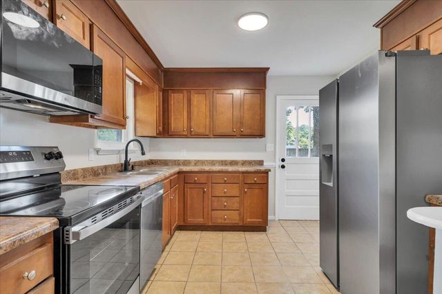 678 E Augusta AVE, Vinton, VA 24179