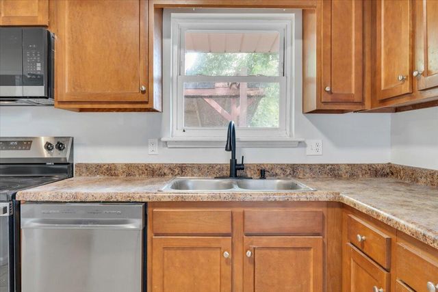 678 E Augusta AVE, Vinton, VA 24179
