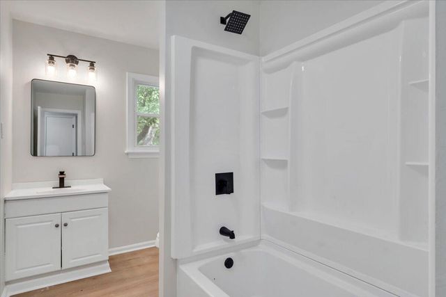 678 E Augusta AVE, Vinton, VA 24179