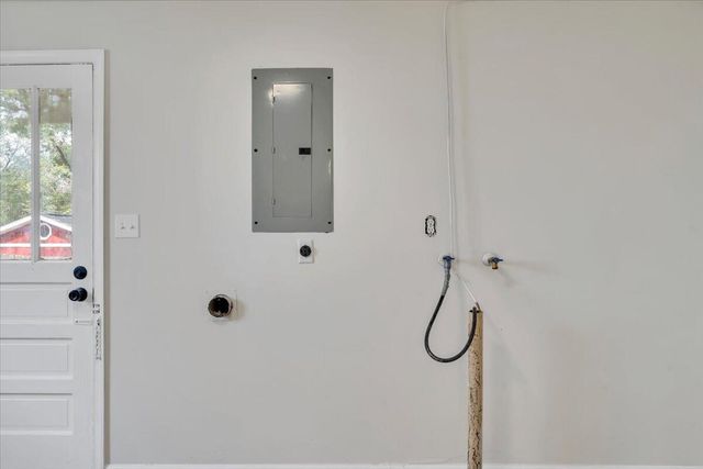 678 E Augusta AVE, Vinton, VA 24179