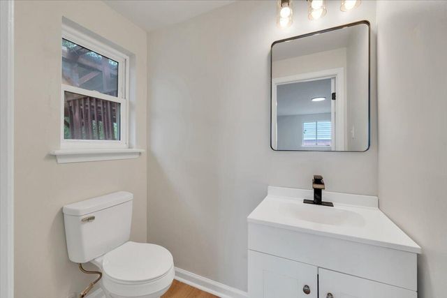 678 E Augusta AVE, Vinton, VA 24179