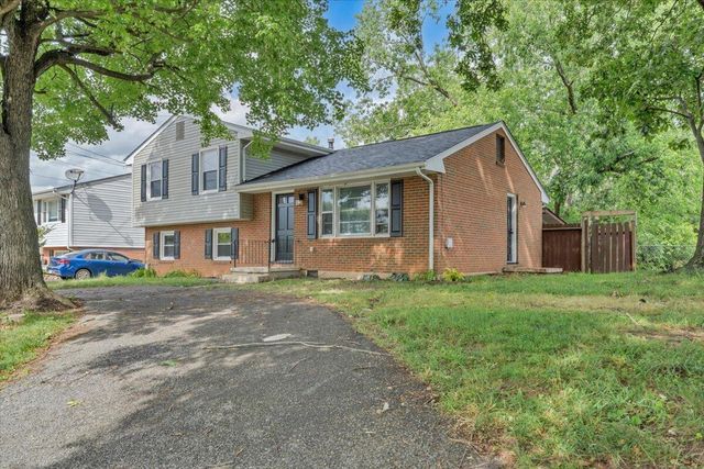 678 E Augusta AVE, Vinton, VA 24179