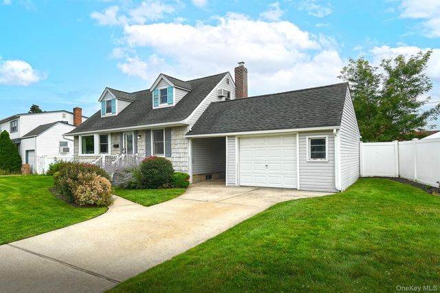 3642 Lark Street, Levittown, NY 11756