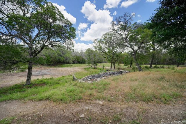 145 FLAT ROCK DR, Boerne, TX 78006
