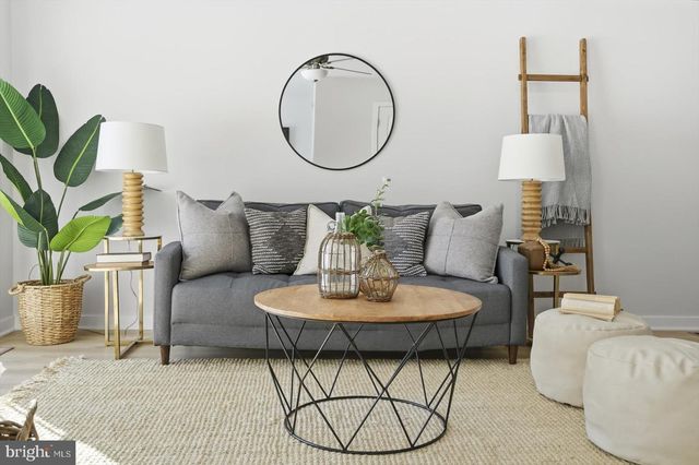 715 HAMMONDS LN, Baltimore, MD 21225