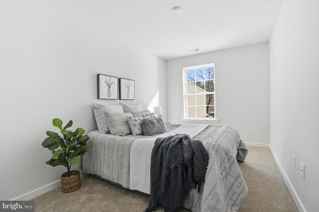 715 HAMMONDS LN, Baltimore, MD 21225