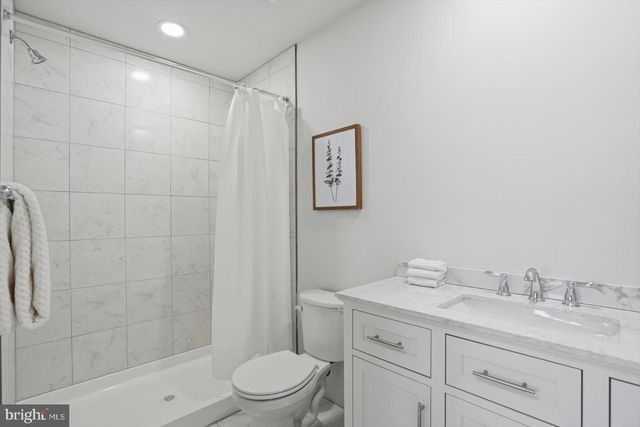 715 HAMMONDS LN, Baltimore, MD 21225