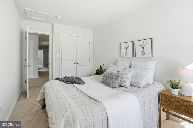 715 HAMMONDS LN, Baltimore, MD 21225