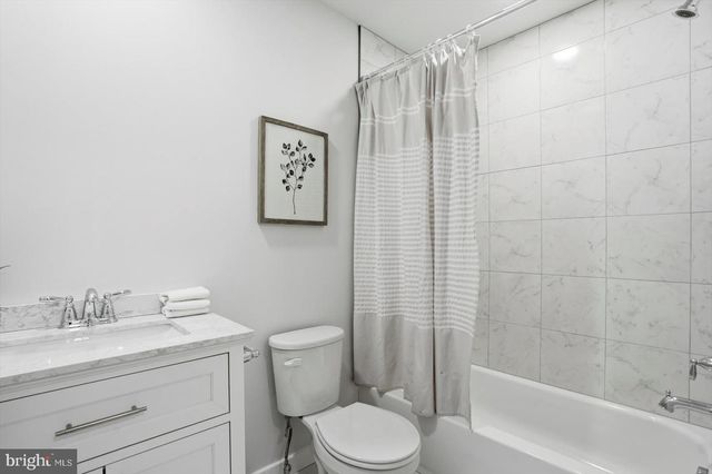 715 HAMMONDS LN, Baltimore, MD 21225