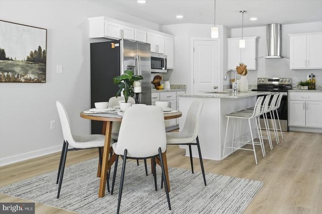 715 HAMMONDS LN, Baltimore, MD 21225