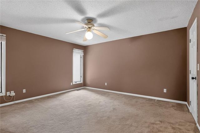 10425 N Campbell Court, Kansas City, MO 64155