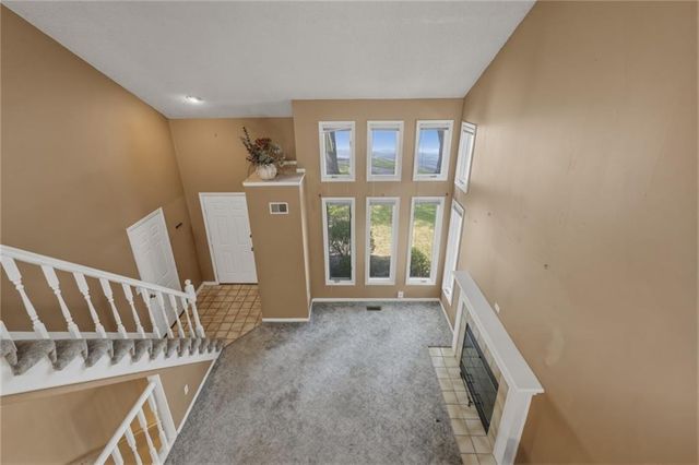 10425 N Campbell Court, Kansas City, MO 64155