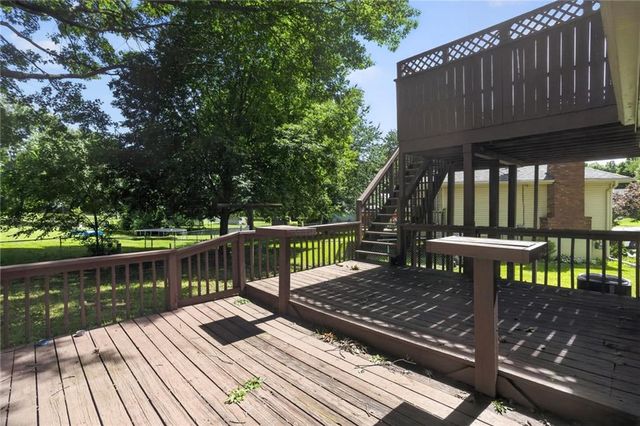 10425 N Campbell Court, Kansas City, MO 64155