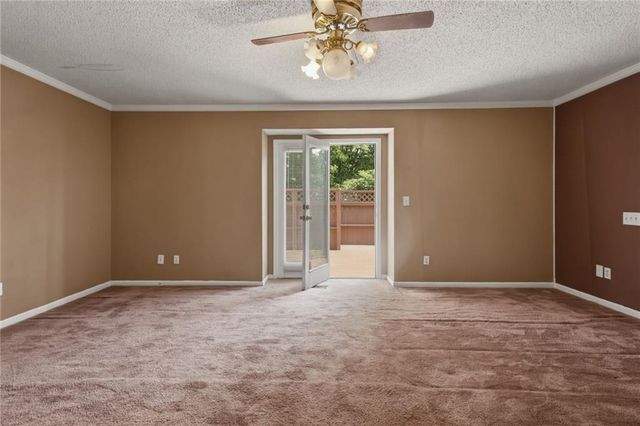 10425 N Campbell Court, Kansas City, MO 64155