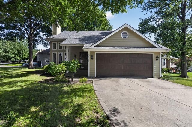 10425 N Campbell Court, Kansas City, MO 64155