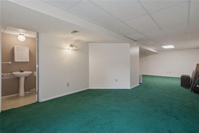 10425 N Campbell Court, Kansas City, MO 64155