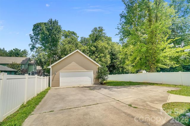 309 Mill Road, Charlotte, NC 28216