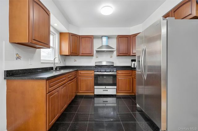 245-71 61st Avenue, Little Neck, NY 11362