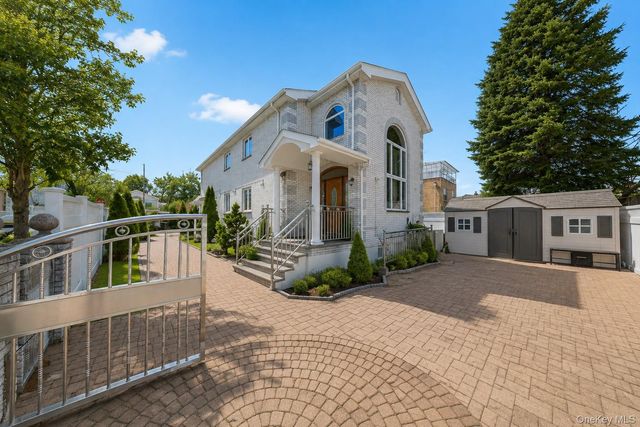 245-71 61st Avenue, Little Neck, NY 11362