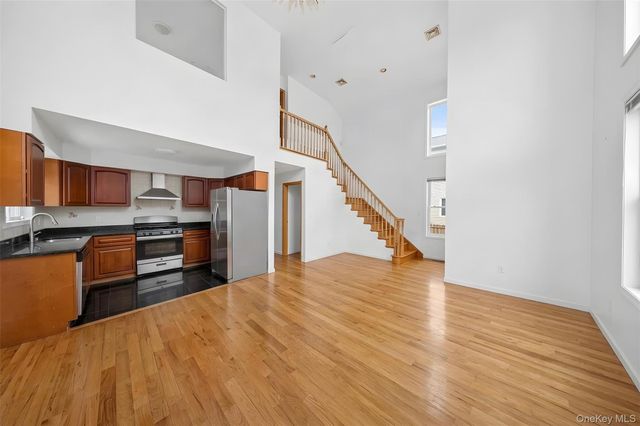 245-71 61st Avenue, Little Neck, NY 11362