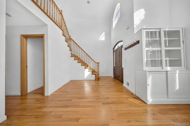 245-71 61st Avenue, Little Neck, NY 11362