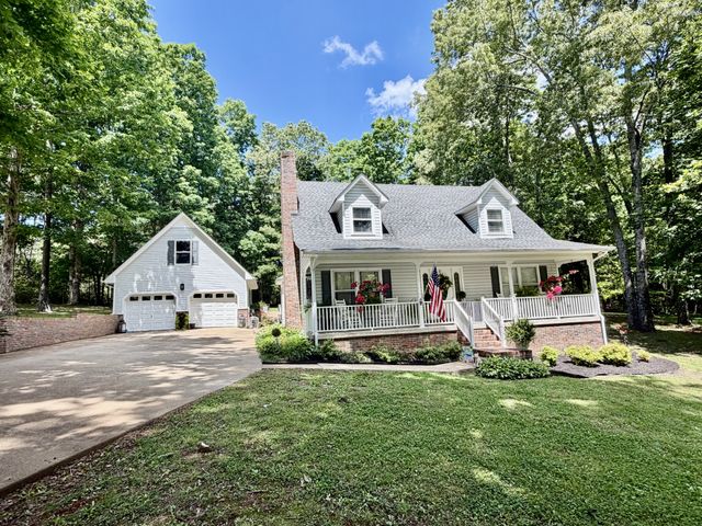 1051 Alex Dr, Lawrenceburg, TN 38464
