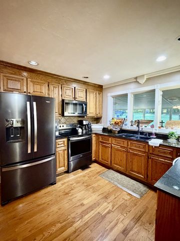 1051 Alex Dr, Lawrenceburg, TN 38464