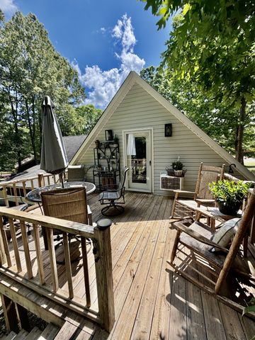 1051 Alex Dr, Lawrenceburg, TN 38464