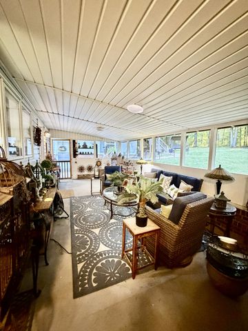 1051 Alex Dr, Lawrenceburg, TN 38464