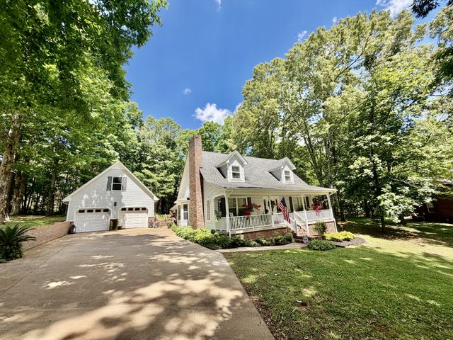 1051 Alex Dr, Lawrenceburg, TN 38464