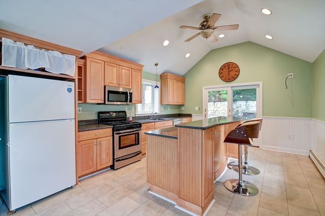 30 Thayer Ave 30, Weymouth, MA 02188